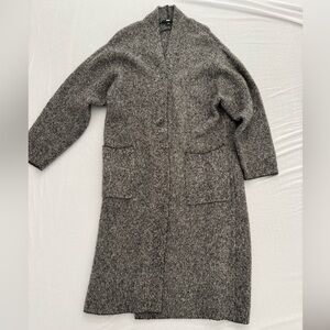 Uniqlo Black and White Wool Blend Sweater Large